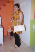 at Reshma Shetty skin clinic launch in Santacruz, Mumbai on 25th April 2012 (1).JPG